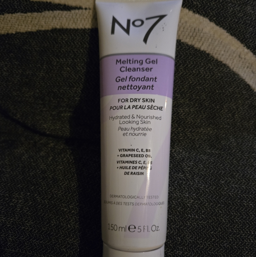 No7 nourishing melting gel cleanser for dry skin  150ml 5 fl oz see pic